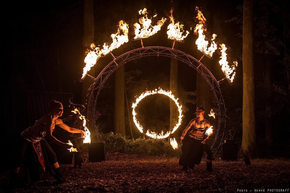 WARMER Festival 2016 ( http://www.warmerfest.be )
Spectacle par la cie "lucioles"
http://luciolesonstage.com/
https://www.facebook.com/LuciolesEnScene/
Photo: Hervé PHOTOGRAFF
#warmerfestival #lucioles #spectacle #fire #feu #cielucioles #belgique #2016 #musique#absl #artetculturesnumériques #hervephotograff
