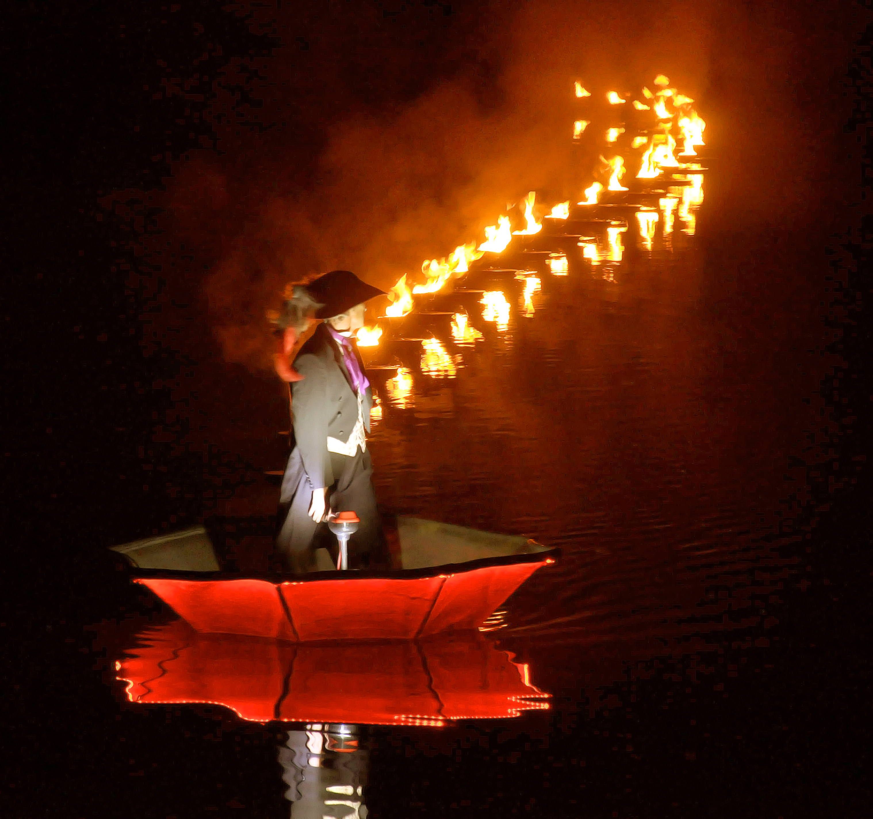 showflamme_fous_flottants_feu_fire_water_show_spectacle_aquatique_burner_5