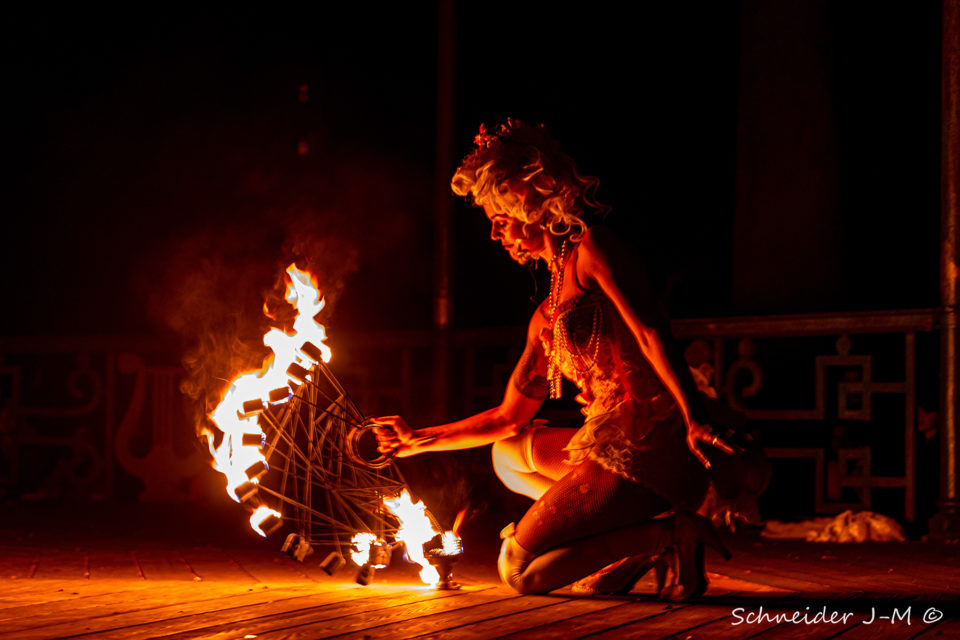 showflamme_hanabi_circus_symphonie_du_feu_fire_spectacle_street_art_event_1